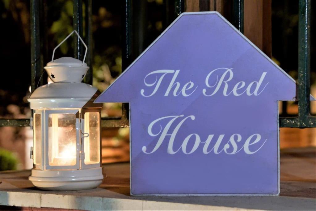 The Red House In Dassia Exterior foto